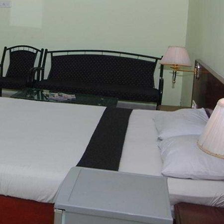 Priya Residency Hotel Secunderabad Bagian luar foto